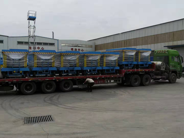 剪叉式液壓升降平臺(tái) 剪叉式液壓升降平臺(tái)